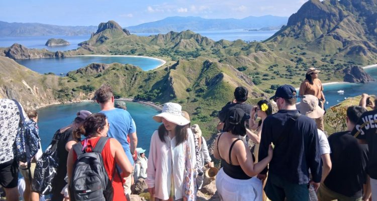 Labuanbajoholiday