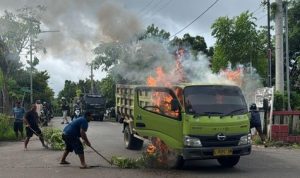 truk terbakar Labuanbajotoday