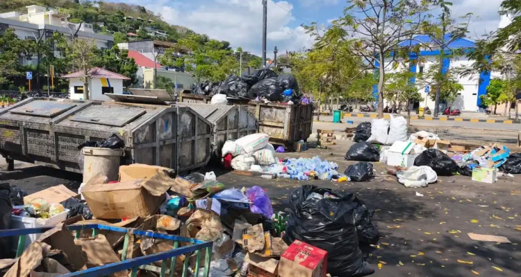 Sampah-di-pelabuah-labuan-bajo-ntt